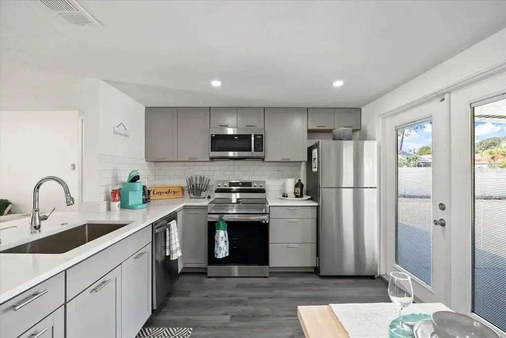 5332 Nutmeg Avenue Sarasota FL 34231