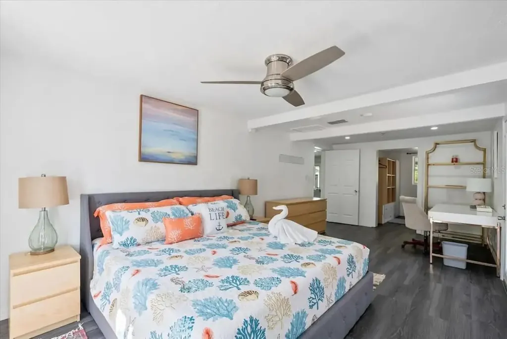 5332 Nutmeg Avenue Sarasota FL 34231