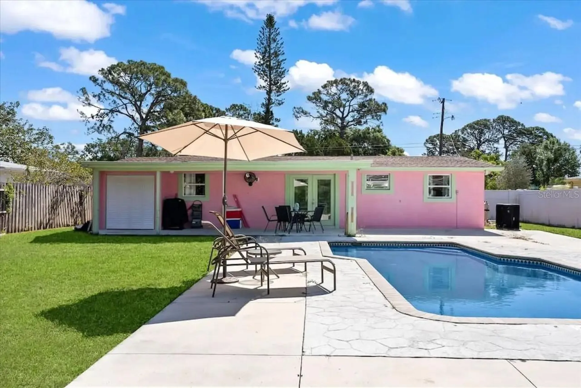 5332 Nutmeg Avenue Sarasota FL 34231