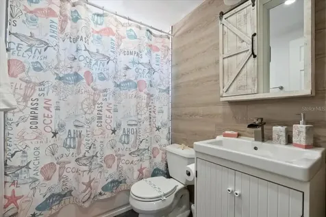 5332 Nutmeg Avenue Sarasota FL 34231
