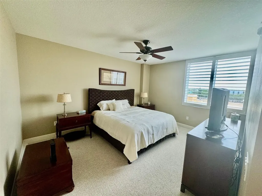 800 N Tamiami Trail Sarasota FL 34236