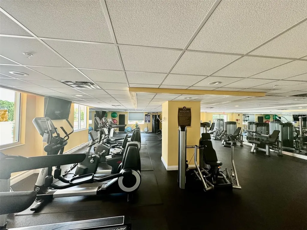 800 N Tamiami Trail Sarasota FL 34236