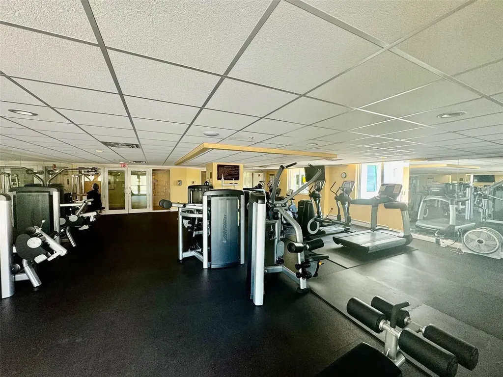 800 N Tamiami Trail Sarasota FL 34236