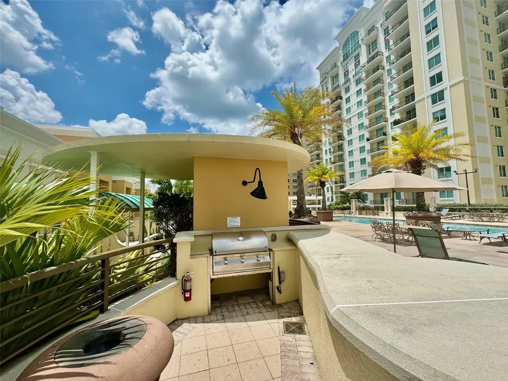 800 N Tamiami Trail Sarasota FL 34236