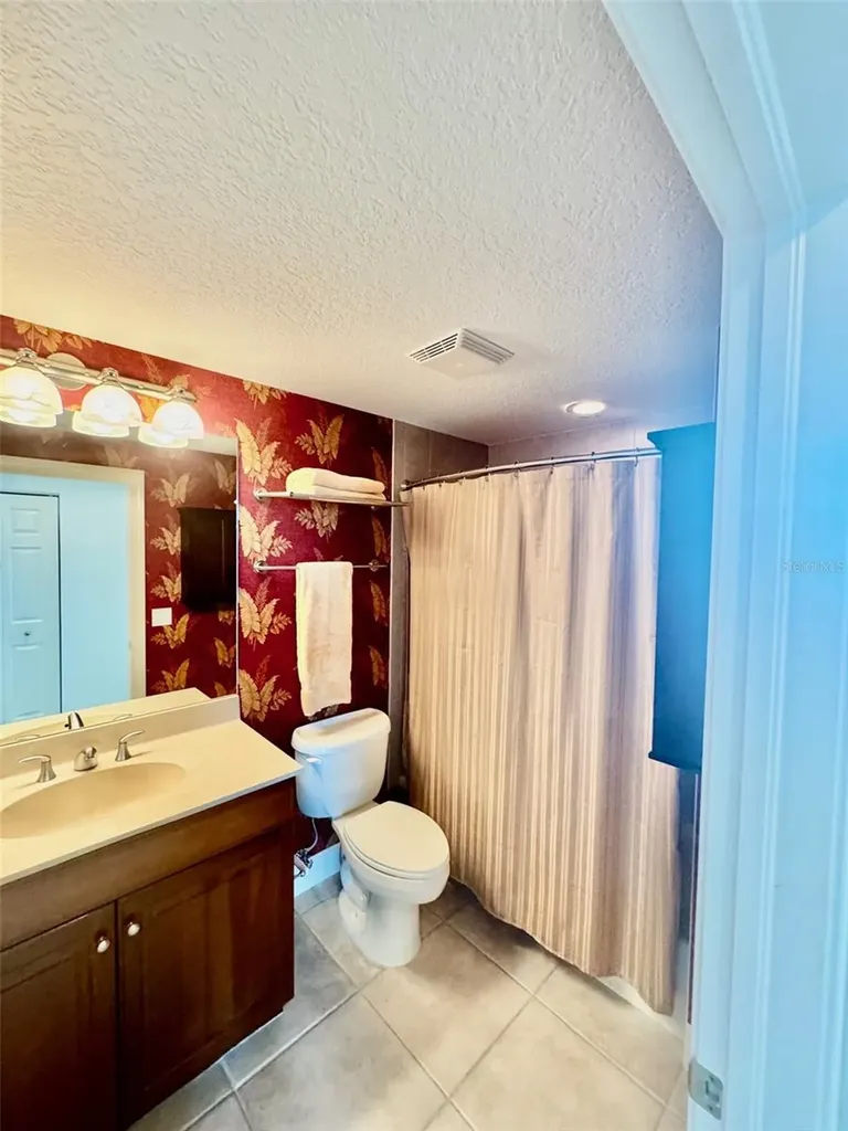 800 N Tamiami Trail Sarasota FL 34236