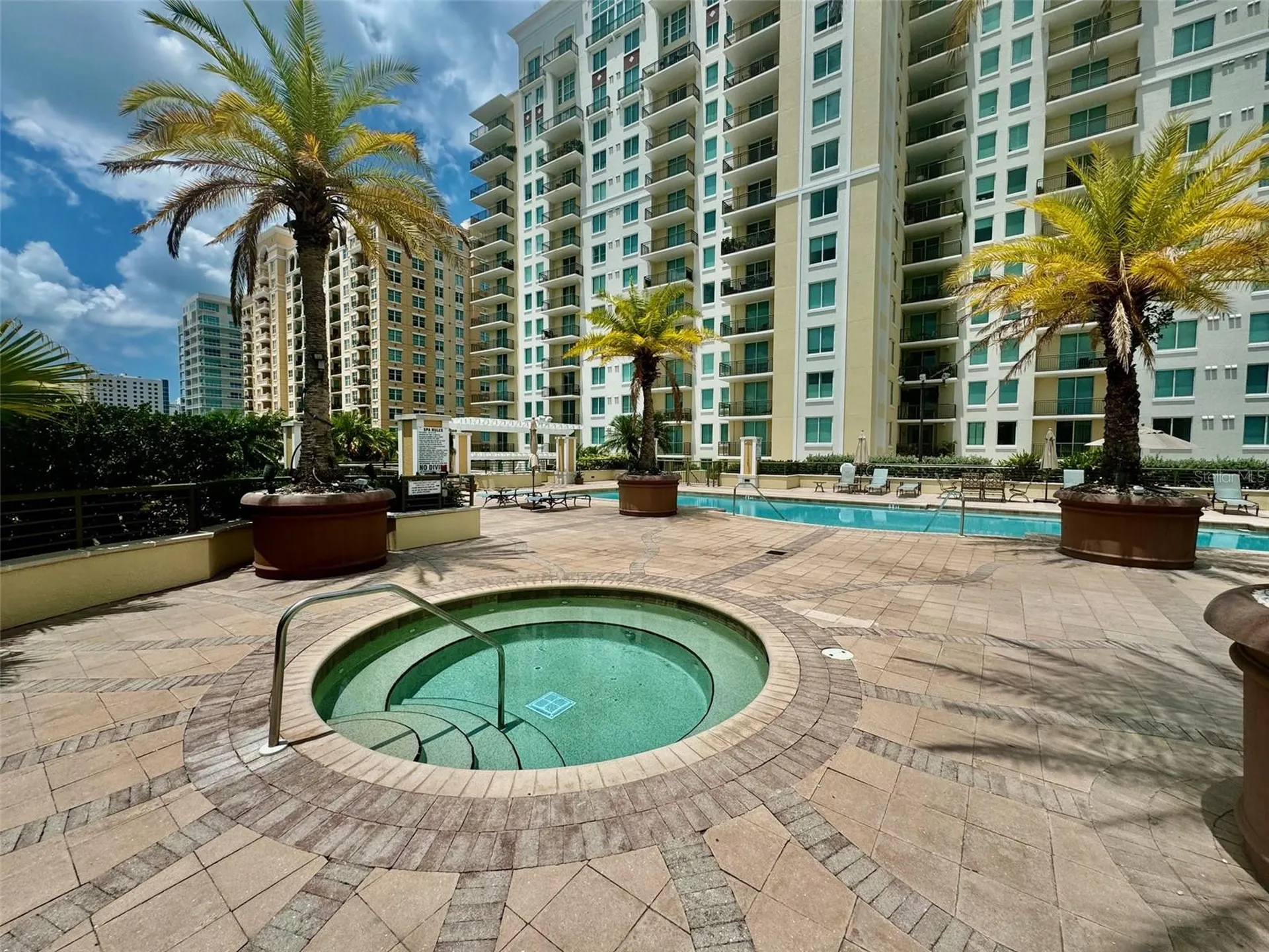 800 N Tamiami Trail Sarasota FL 34236