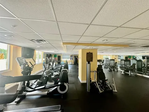 800 N Tamiami Trail Sarasota FL 34236