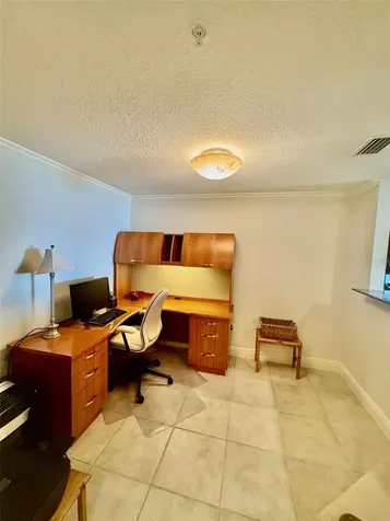 800 N Tamiami Trail Sarasota FL 34236