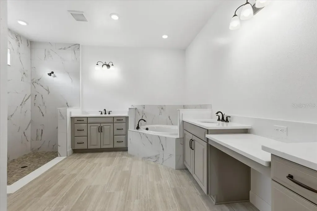 910 Signet Apollo Beach FL 33572