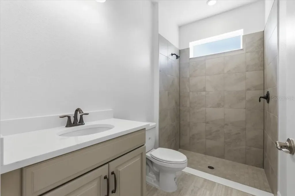 910 Signet Apollo Beach FL 33572