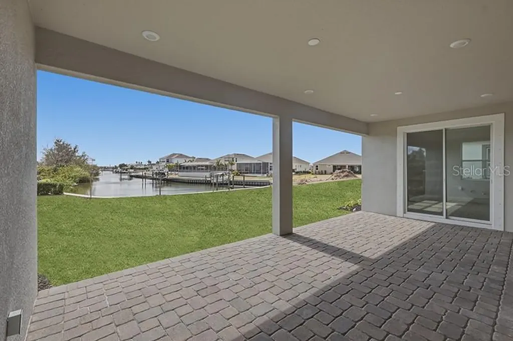 910 Signet Apollo Beach FL 33572