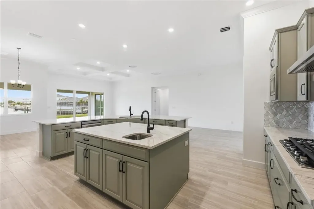 910 Signet Apollo Beach FL 33572