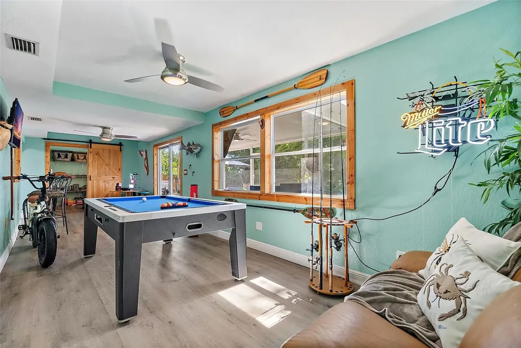 3464 79th Way N St Petersburg FL 33710