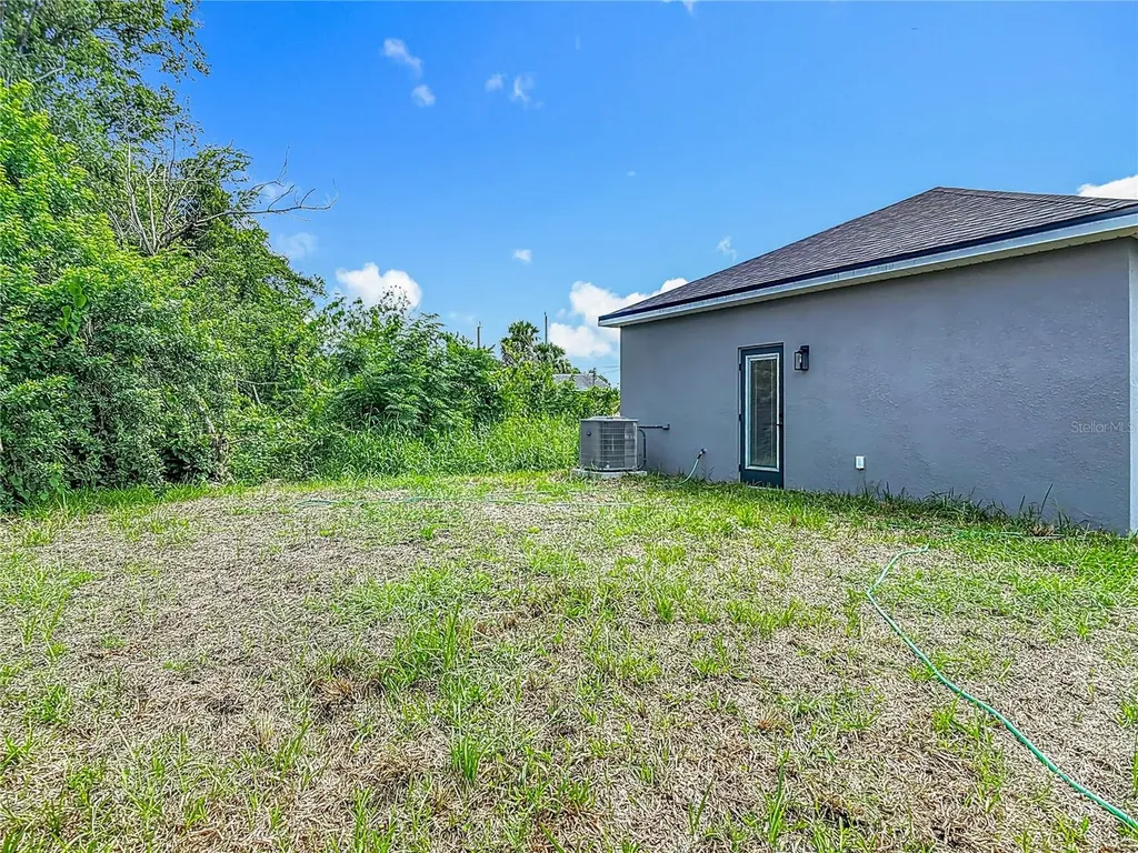 2445 Dolarway Street Sanford FL 32771