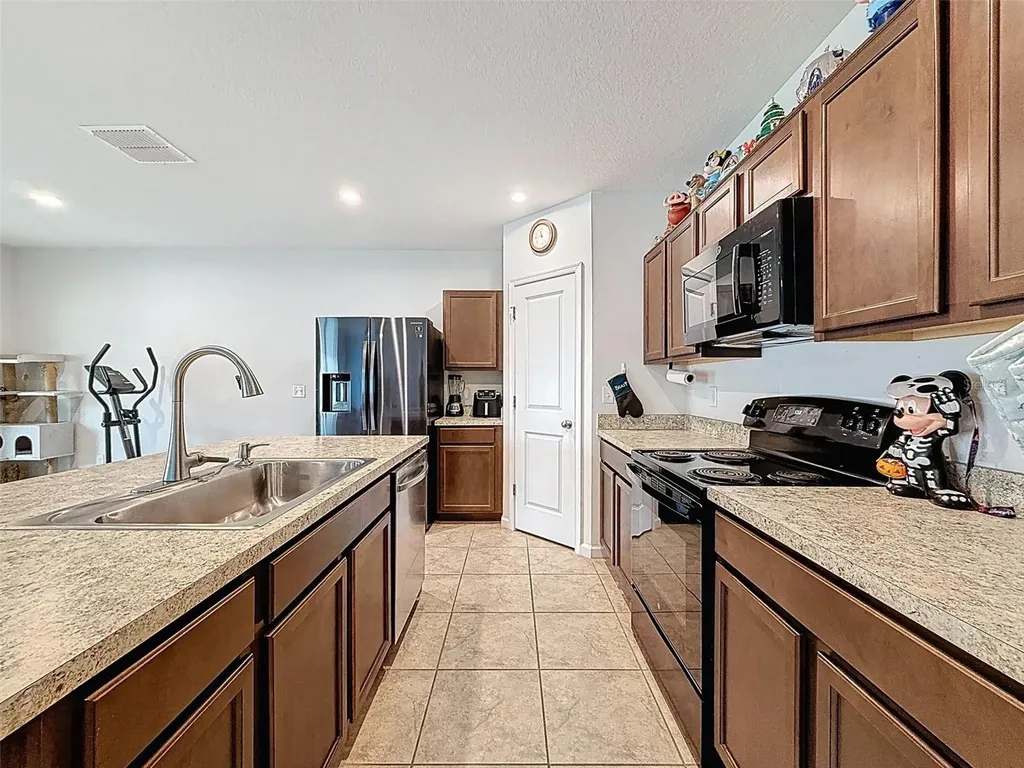408 Button Sage Lane Davenport FL 33837