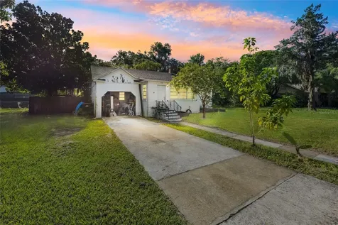 466 N Kentucky Avenue Umatilla FL 32784