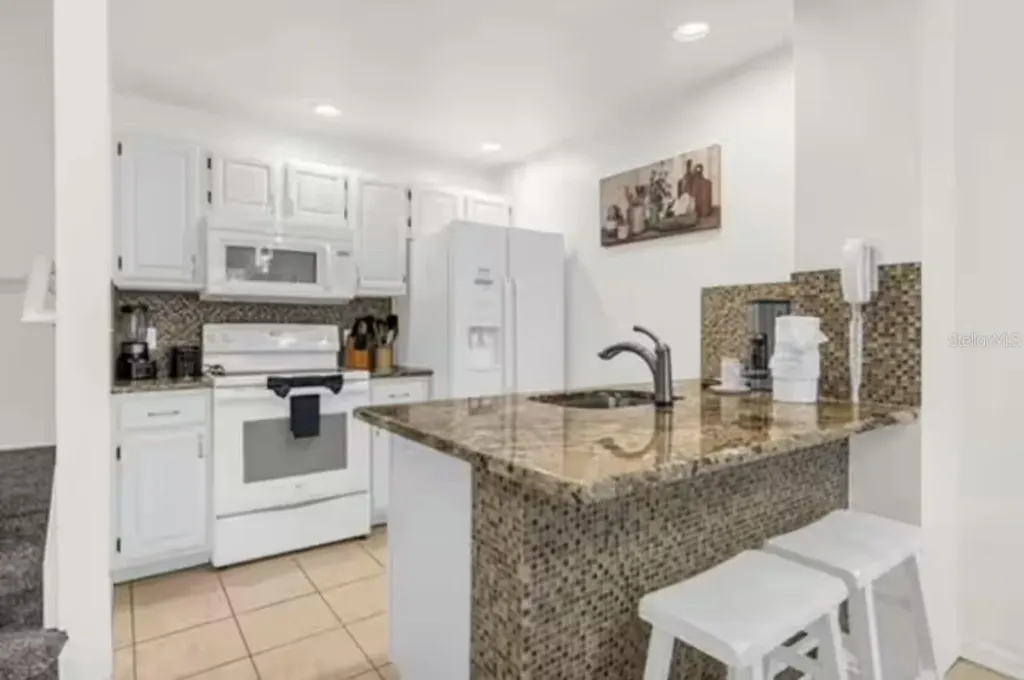 4015 Venetian Bay Drive Kissimmee FL 34741
