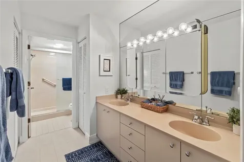 724 Bayport Way Longboat Key FL 34228