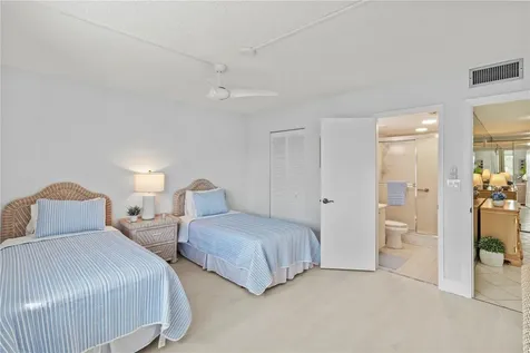 724 Bayport Way Longboat Key FL 34228