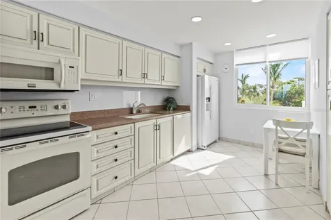 724 Bayport Way Longboat Key FL 34228