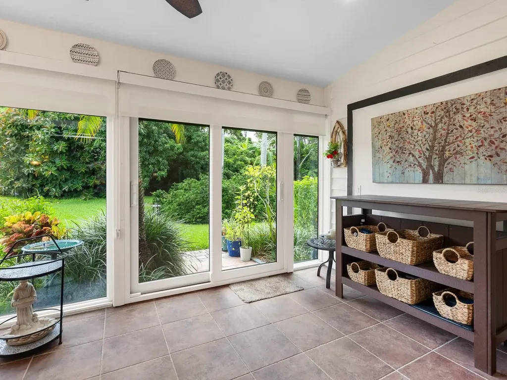 4004 Wilshire Circle E Sarasota FL 34238