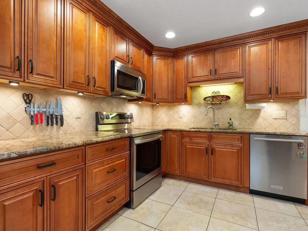 4004 Wilshire Circle E Sarasota FL 34238