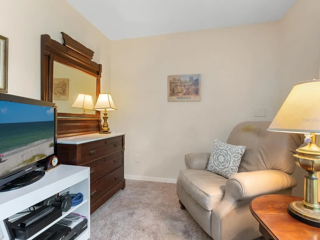 4004 Wilshire Circle E Sarasota FL 34238