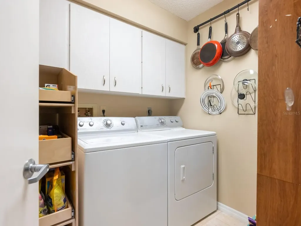 4004 Wilshire Circle E Sarasota FL 34238