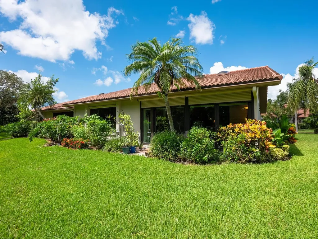 4004 Wilshire Circle E Sarasota FL 34238