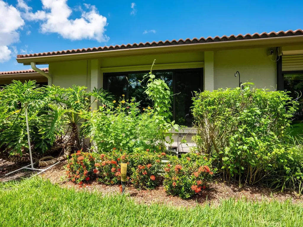 4004 Wilshire Circle E Sarasota FL 34238