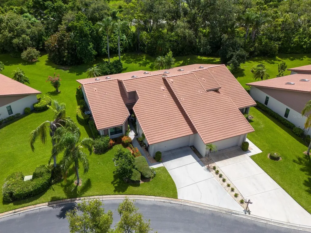 4004 Wilshire Circle E Sarasota FL 34238