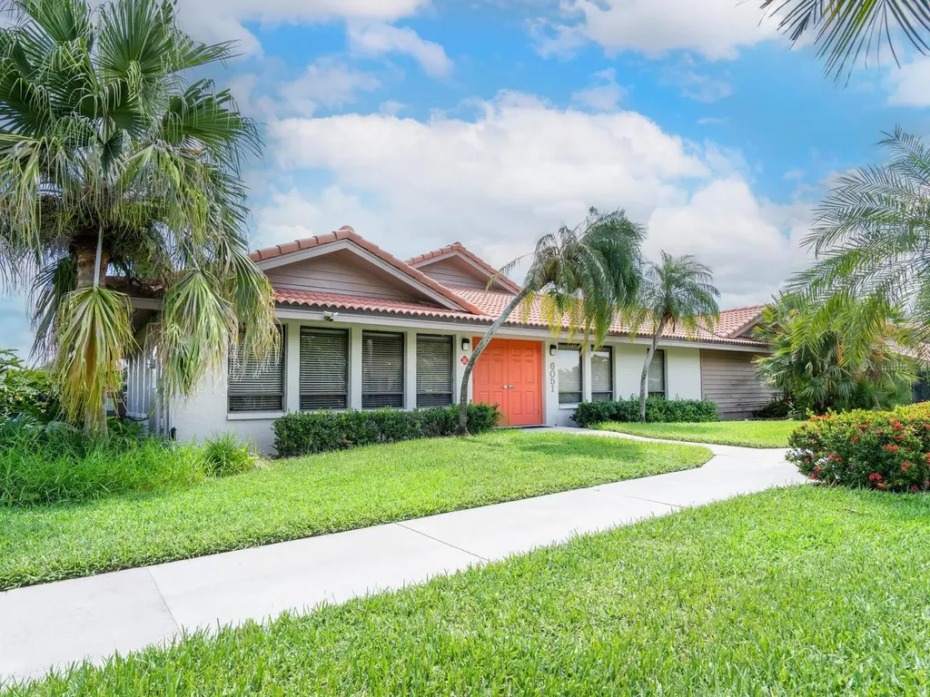 4004 Wilshire Circle E Sarasota FL 34238