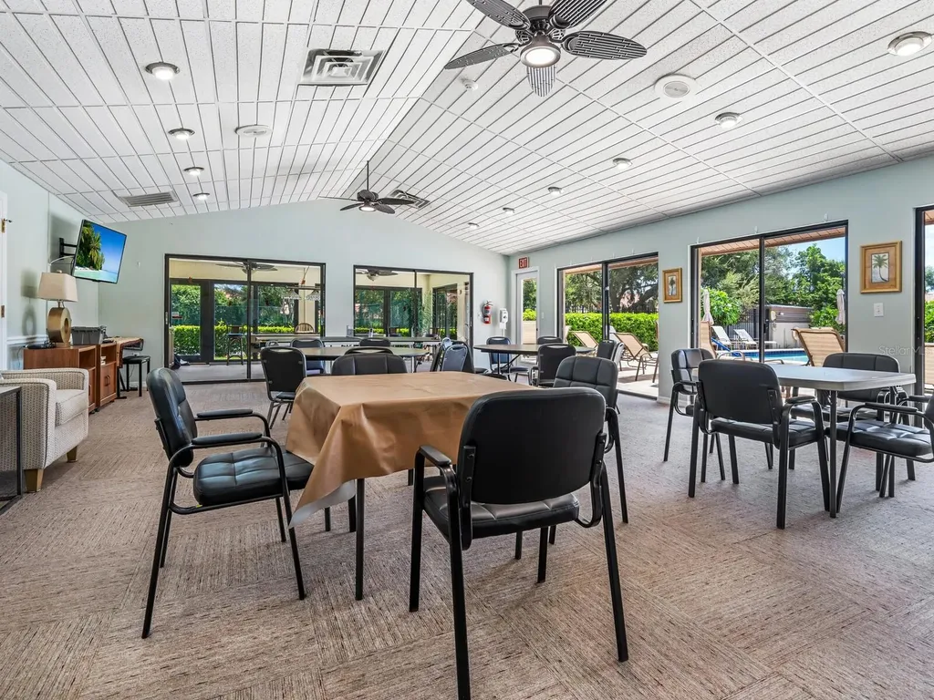 4004 Wilshire Circle E Sarasota FL 34238