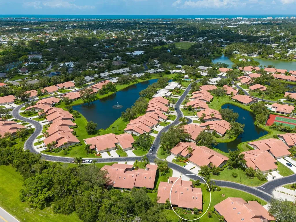 4004 Wilshire Circle E Sarasota FL 34238