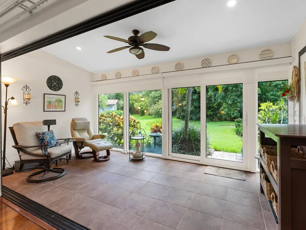 4004 Wilshire Circle E Sarasota FL 34238