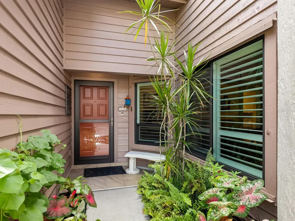 4004 Wilshire Circle E Sarasota FL 34238