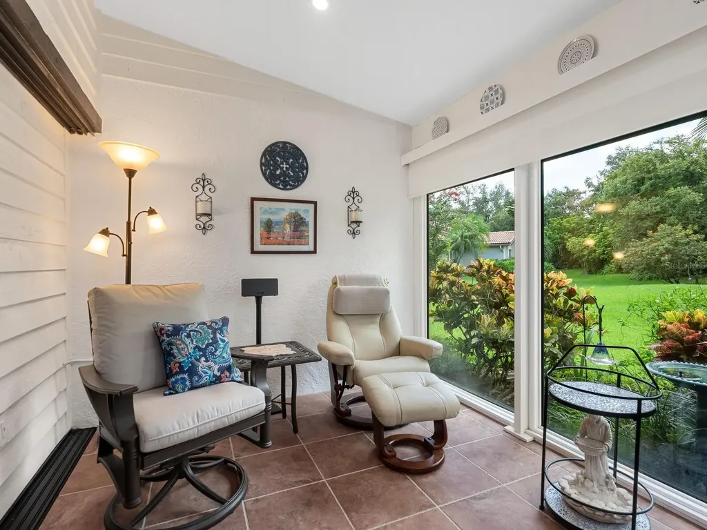 4004 Wilshire Circle E Sarasota FL 34238