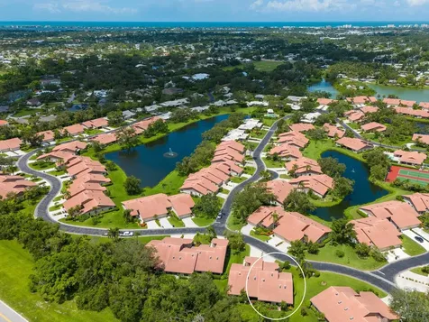 4004 Wilshire Circle E Sarasota FL 34238