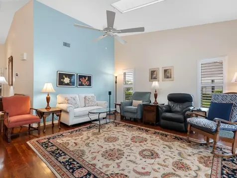 4004 Wilshire Circle E Sarasota FL 34238