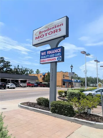 1121 14th Street W Bradenton FL 34205