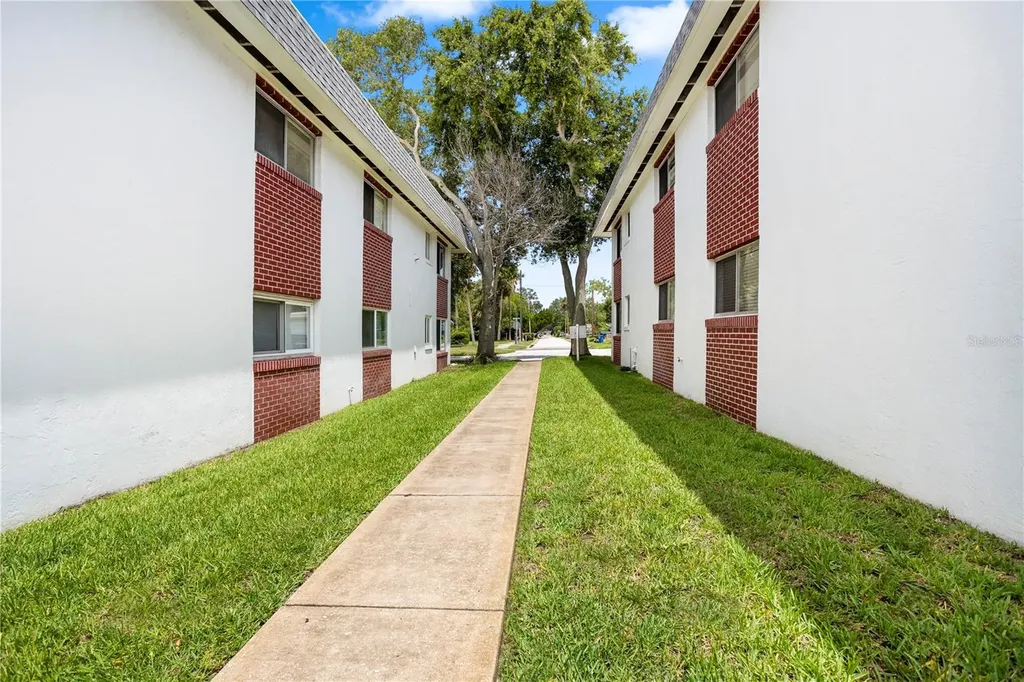 303 Ridge Boulevard South Daytona FL 32119