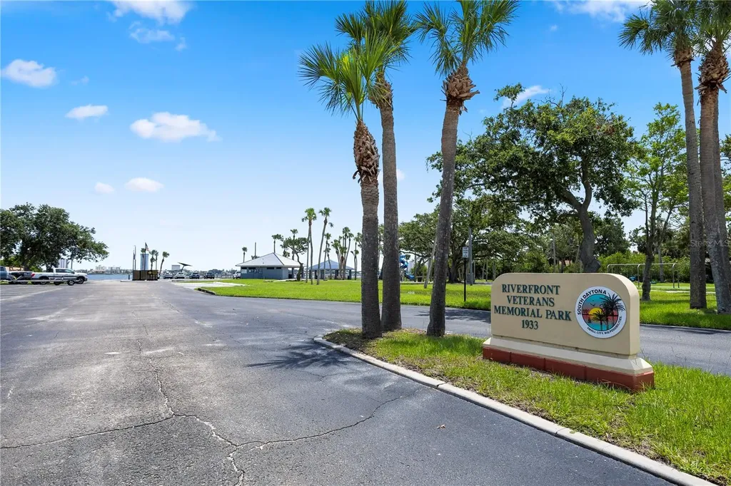 303 Ridge Boulevard South Daytona FL 32119