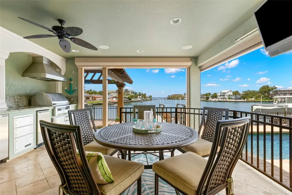 5914 Skimmer Point Boulevard S Gulfport FL 33707