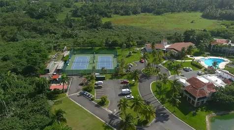86 86 Vega Alta PR 00692