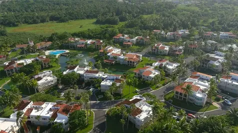 86 86 Vega Alta PR 00692
