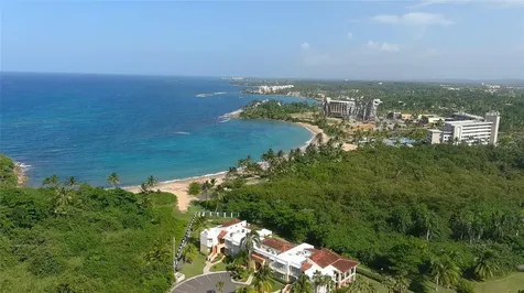 86 86 Vega Alta PR 00692