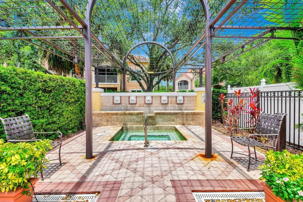 4142 Central Sarasota Parkway Sarasota FL 34238