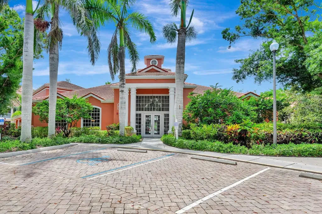 4142 Central Sarasota Parkway Sarasota FL 34238