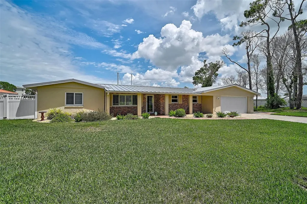 7118 Westmoreland Drive Sarasota FL 34243