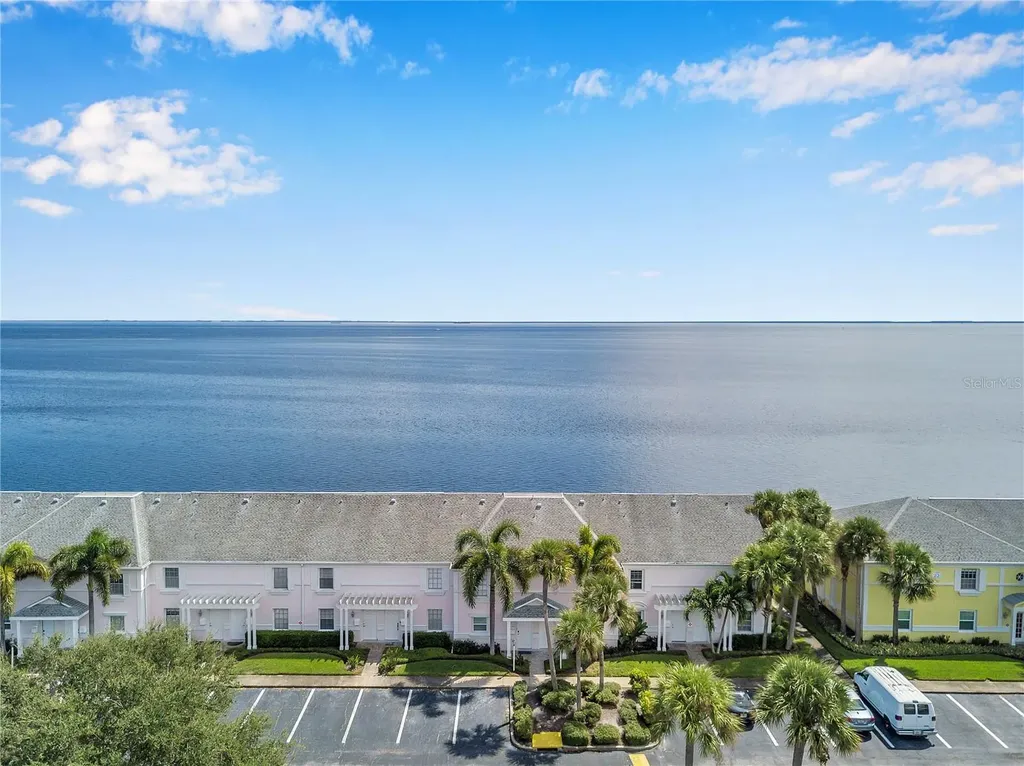 5172 Coquina Key Drive SE St Petersburg FL 33705